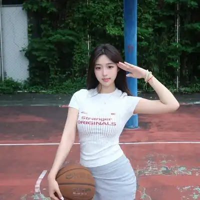 雷山玲